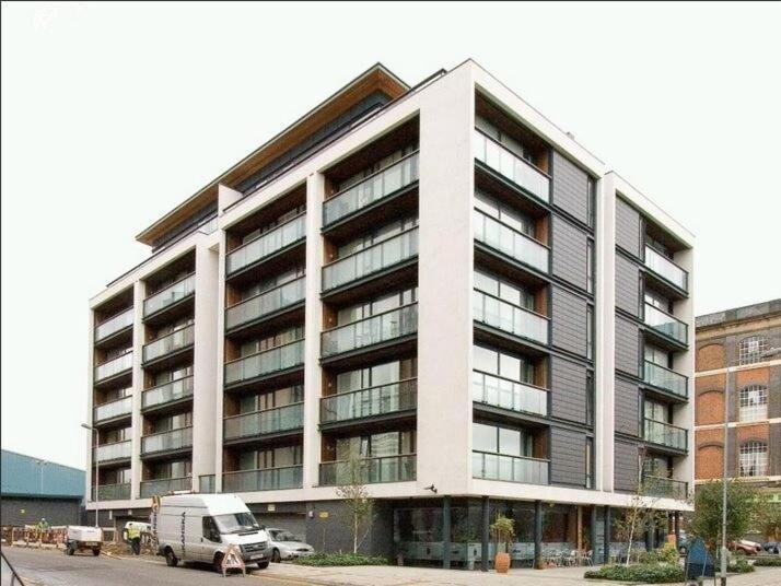 2bed Stratford With Easy Access To London, O2, Excel, Parking Nearby * Londra