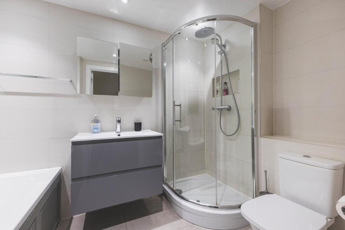 2bed Stratford With Easy Access To London, O2, Excel, Parking Nearby Apartament