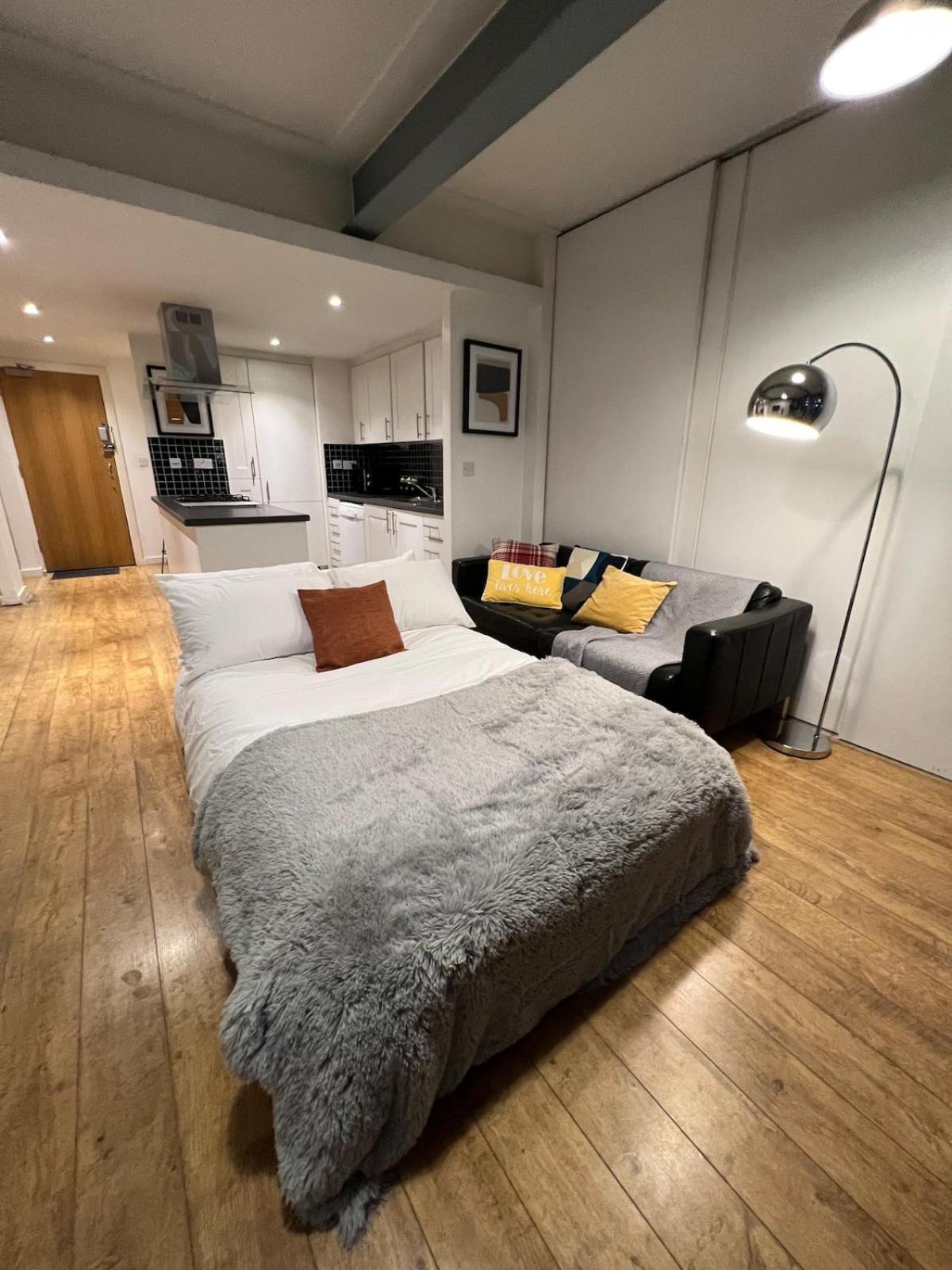 2bed Stratford With Easy Access To London, O2, Excel, Parking Nearby Londra