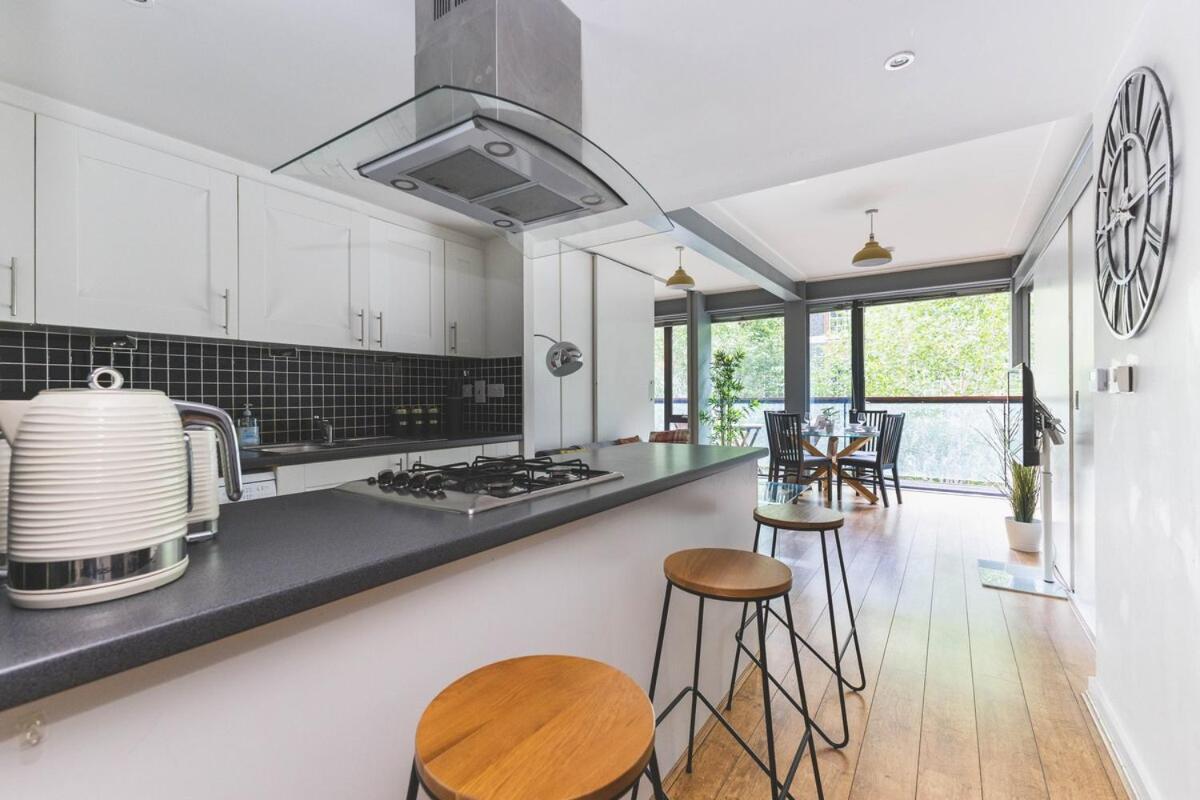 Apartment 2bed Stratford With Easy Access To London, O2, Excel, Parking Nearby London